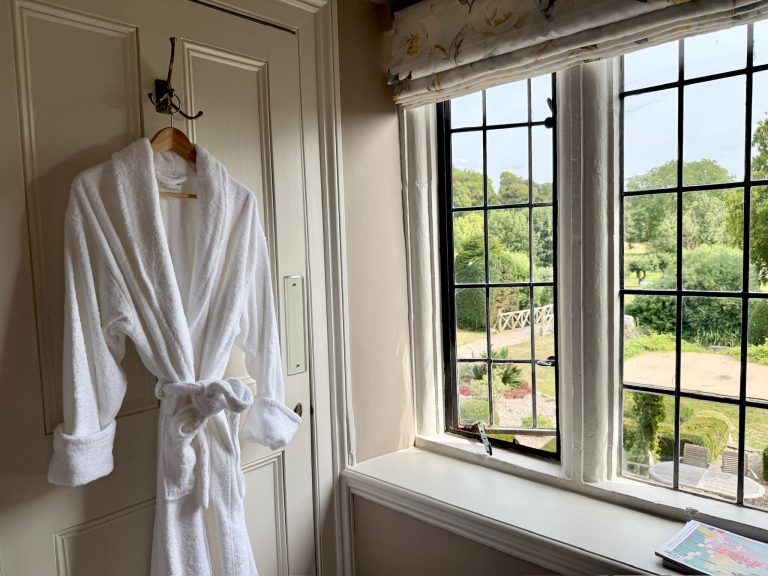 stonehenge accommodation